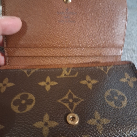 Louis Vuitton Monogram Wallet - Picture 5 of 16